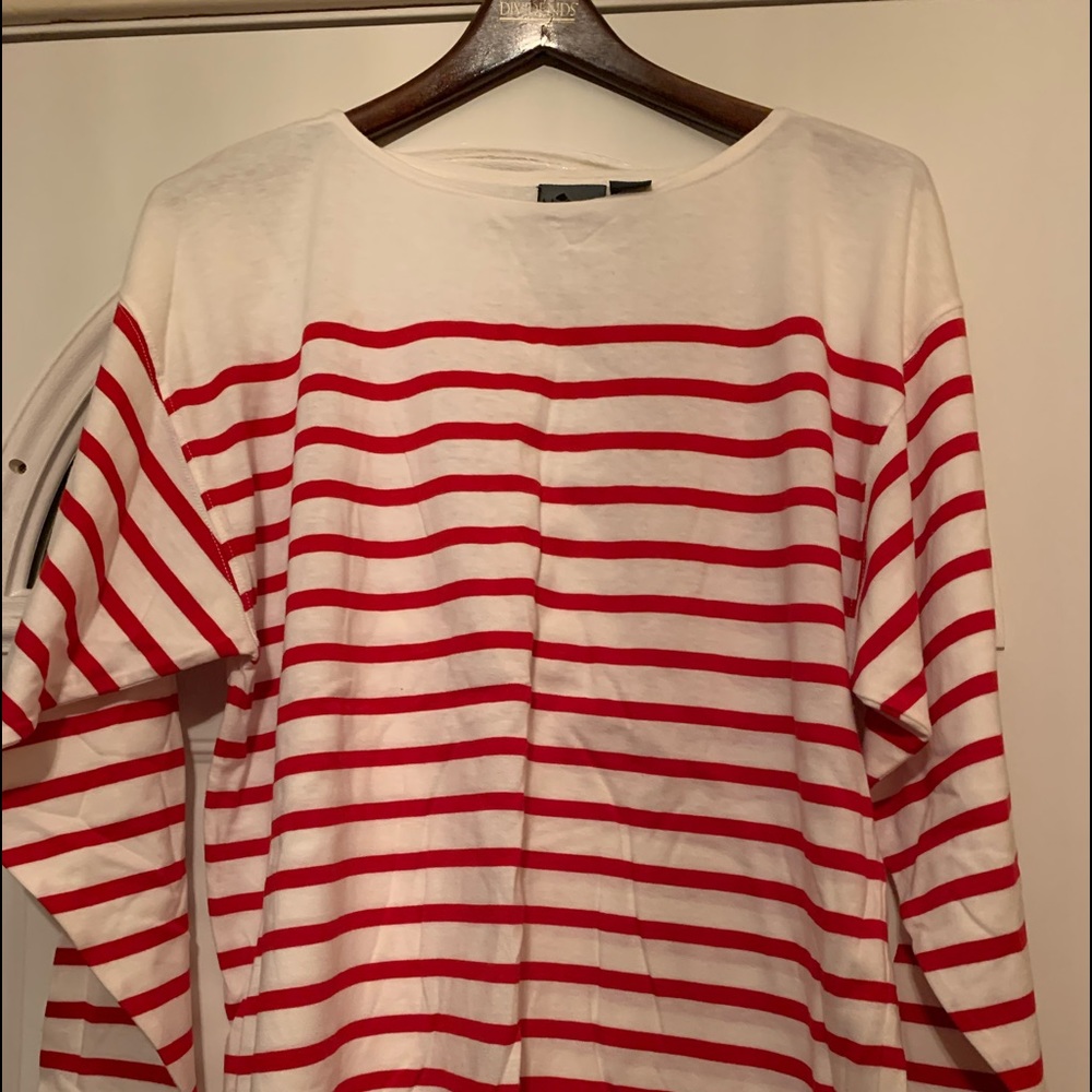 Liz wear shirt